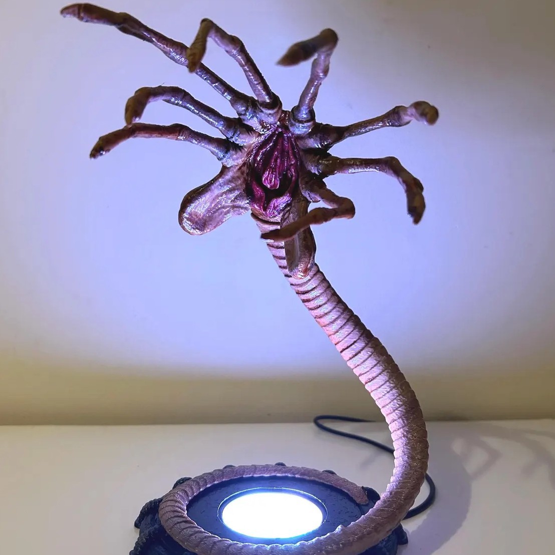 Alien Facehugger Lamp Nachtlam - Home Decor Lighting recensie en prijs